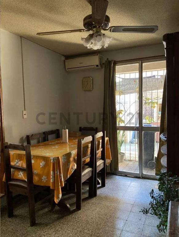 VENTA DUPLEX,3 DORMITORIOS,PATIO,PARRILLERO,COCHERA-LA PAZ.