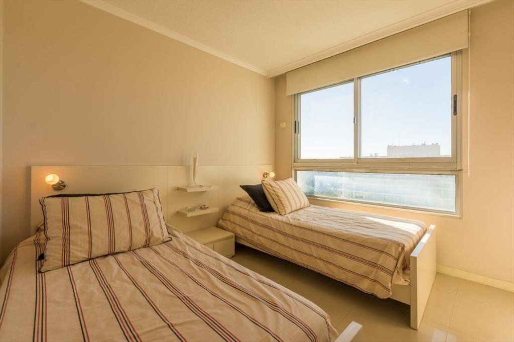 DEPARTAMENTO DE 3 DORMITORIOS EN OCEAN DRIVE, PUNTA DEL EST