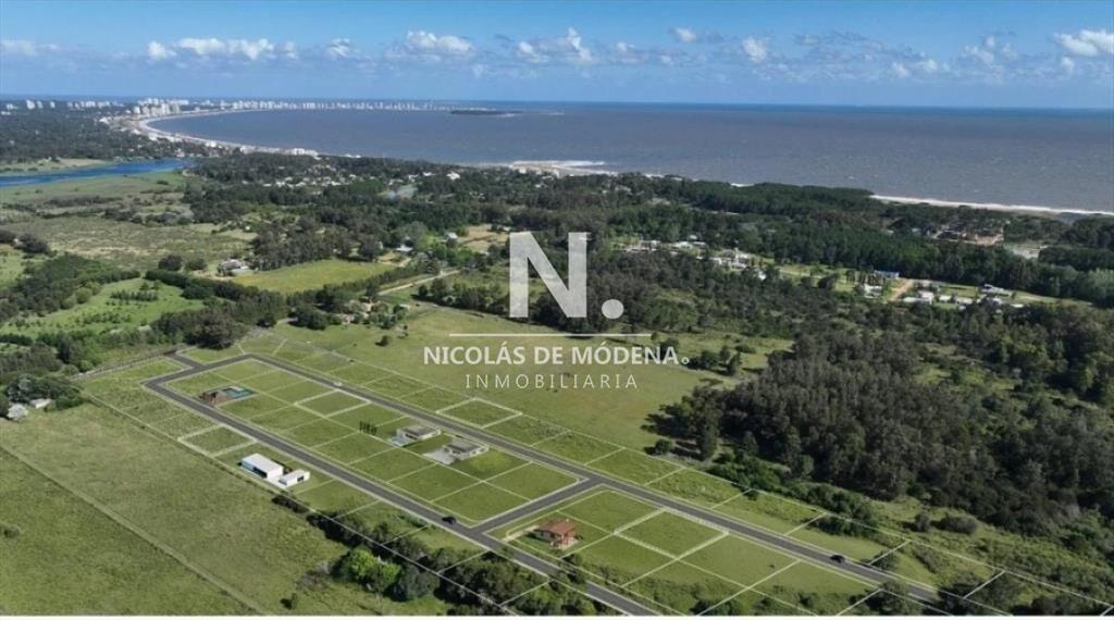 Vende lotes de terreno en el Barrio Privado La