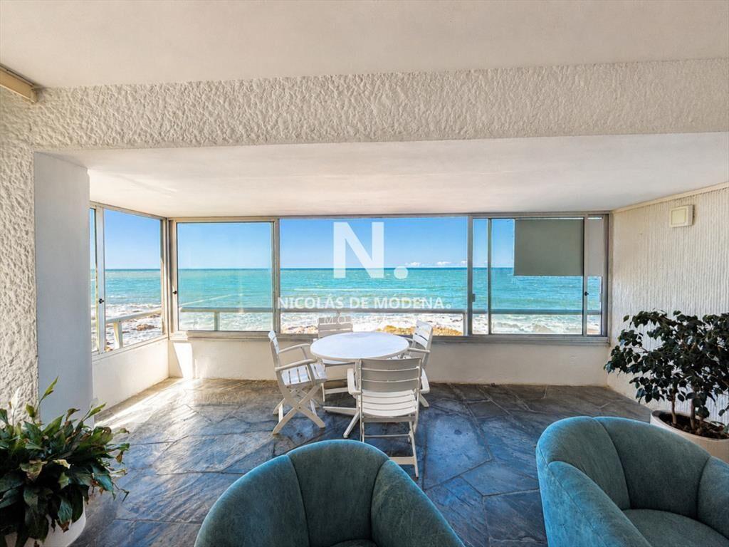 En venta apartamento de 3 dormitorios en Punta al