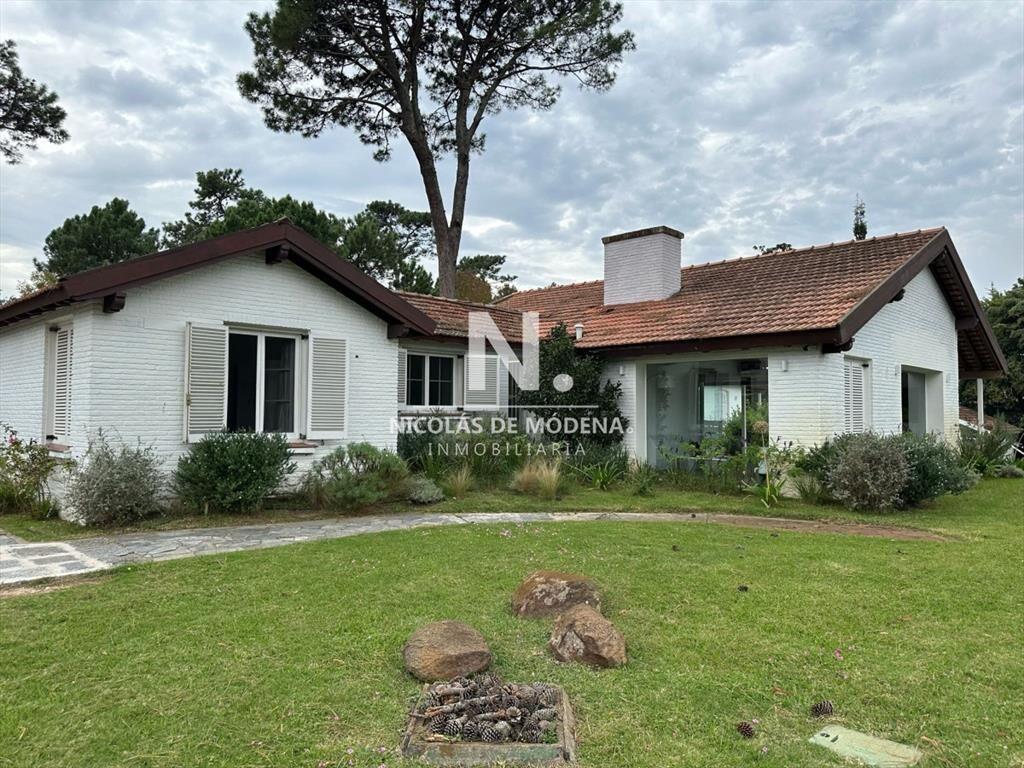 Casa ideal para clinica privada, zona comercial,