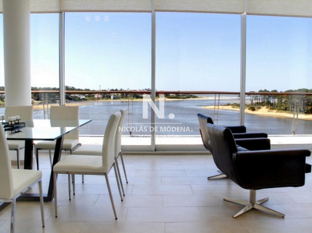 Hermoso Penthouse en La Barra