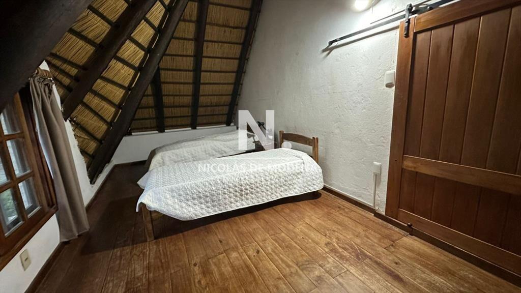 En venta casa en San Rafael, de 4 dormitorios mas dep, con