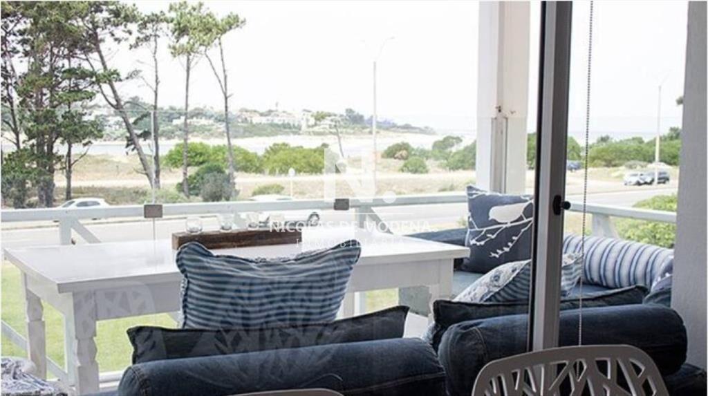 Apartamento de 2 dormitorios a la venta en Punta