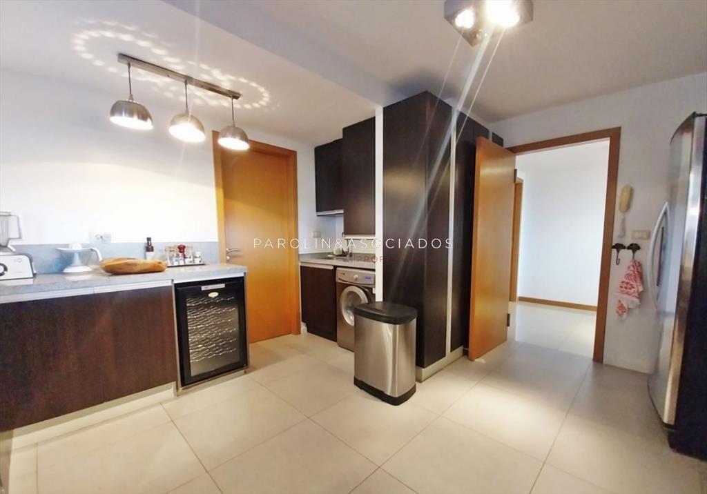 Apartamento en venta de 3 dormitorios + en Punta