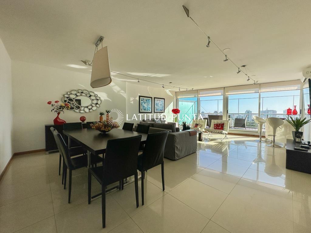 Penthouse en Roosevelt, 3 suites y parrillero