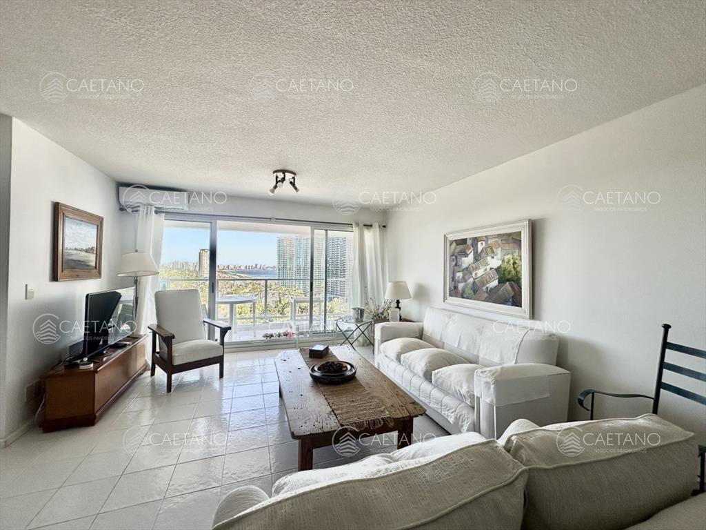 Venta apartamento 3 dormitorios. Playa mansa, del