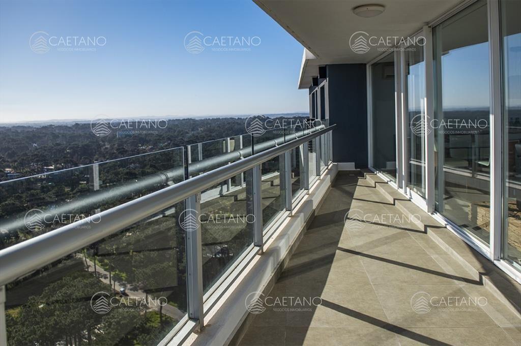 En venta apartamento de 3 suites en Punta del Este