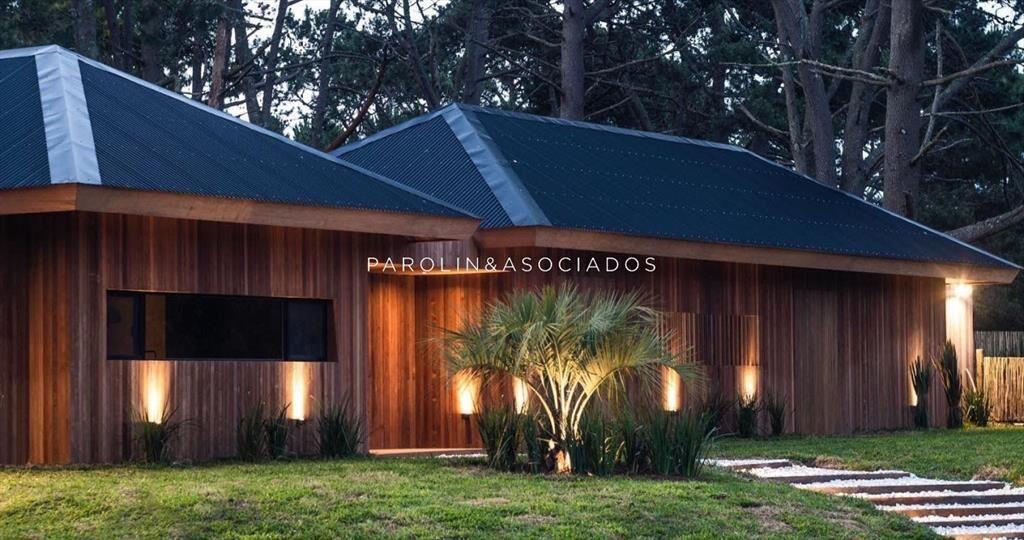 Hermosa casa en venta con 4 dormitorios en Pinar