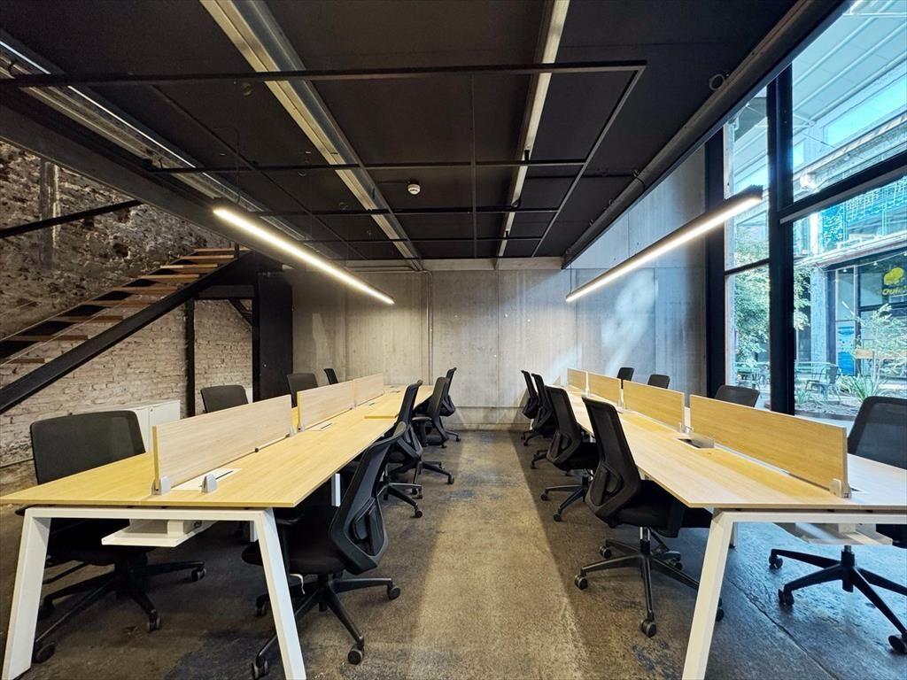 - ALQUILER -OFICINA - COWORK - TODO INCLUIDO - TRES CRUCES-