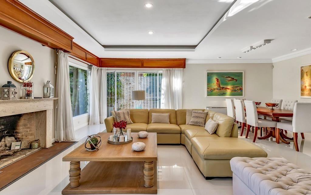CASA RECICLADA VENTA PLAYA MANSA A PASOS DEL MAR