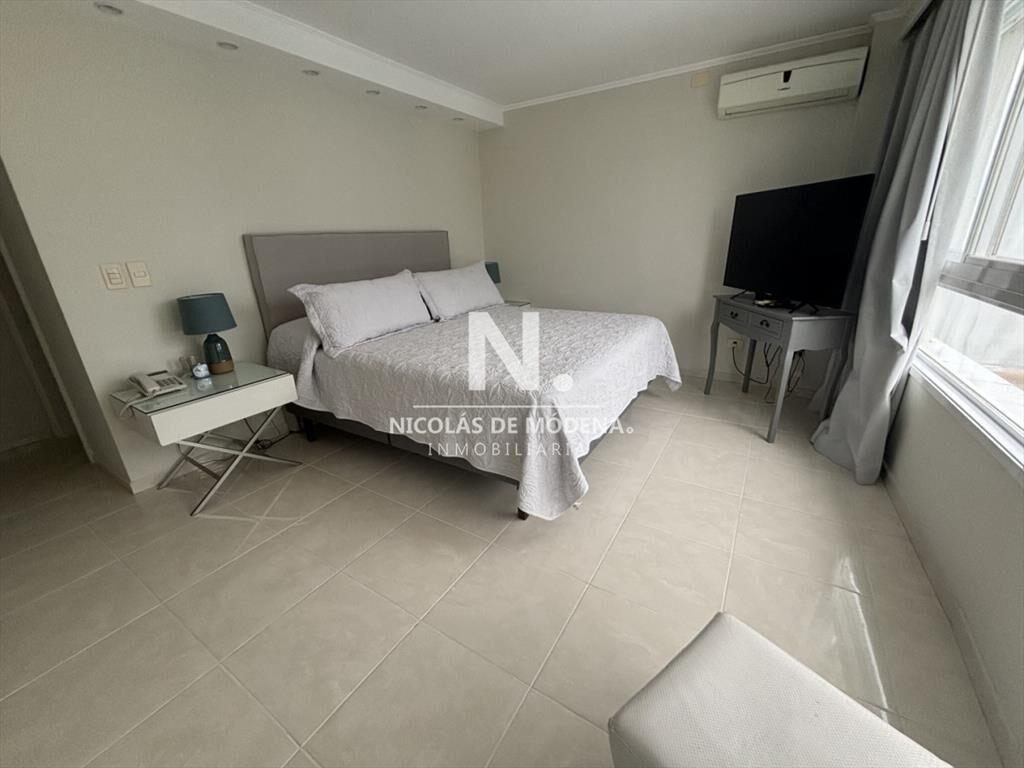 Venta apartamento en mansa frente al mar tres suites y dep