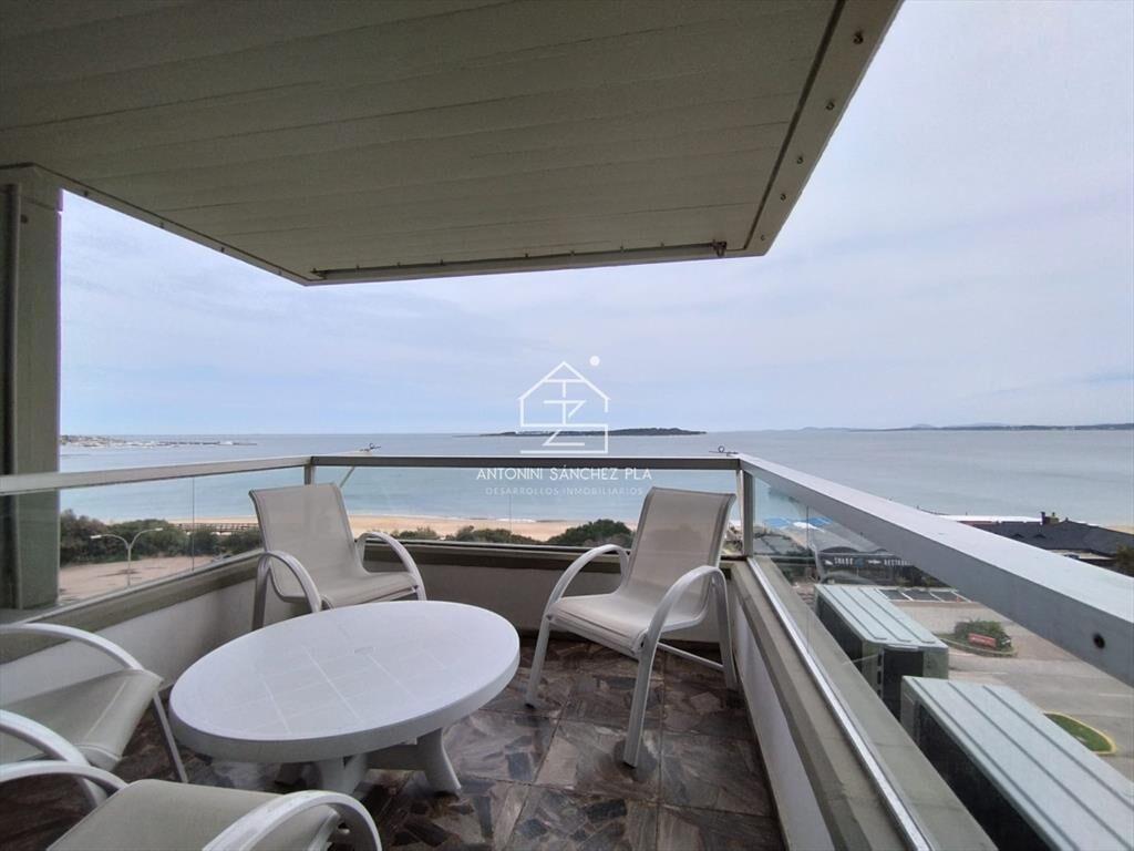 Apartamento en alquiler de 3 dormitorios frente al mar  en