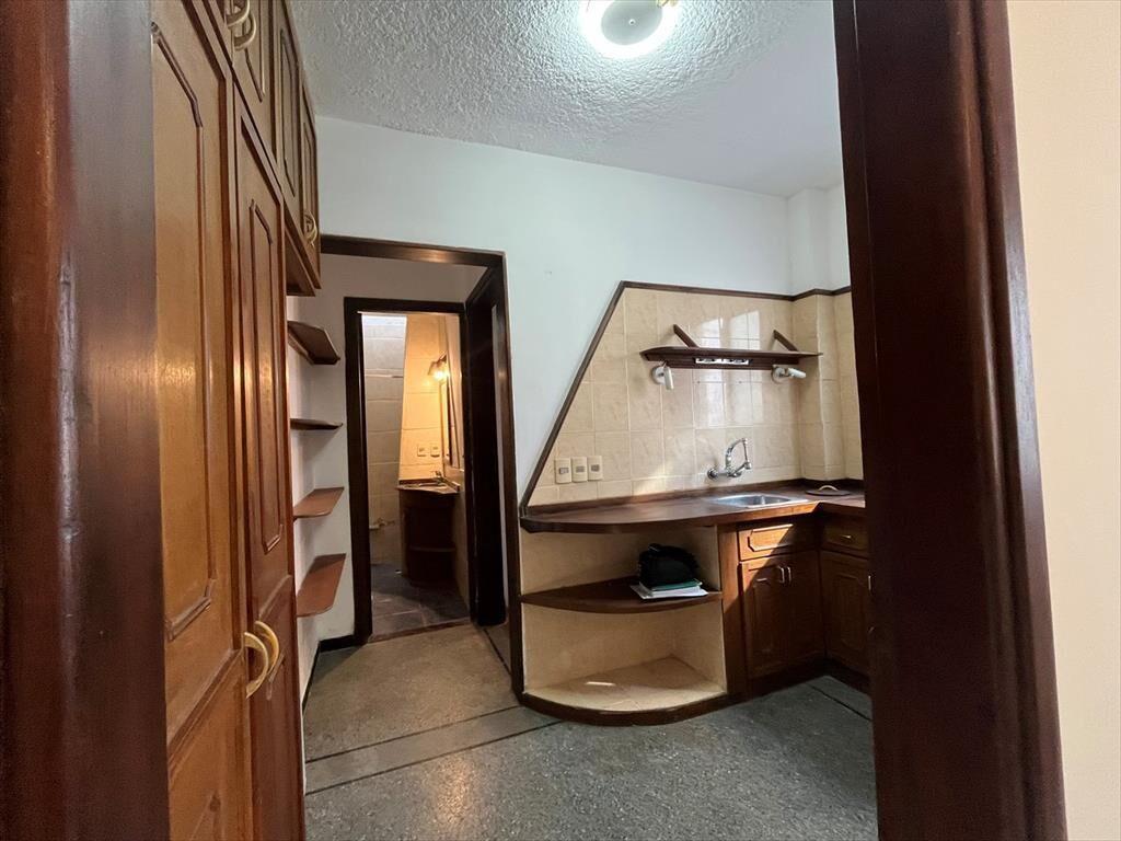 CORDON SUR VENTA CON RENTA !SOBRE CALLE YARO, SÓLIDO APART