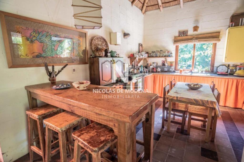 Vende casa en el Tesoro de 3 dormitorios.