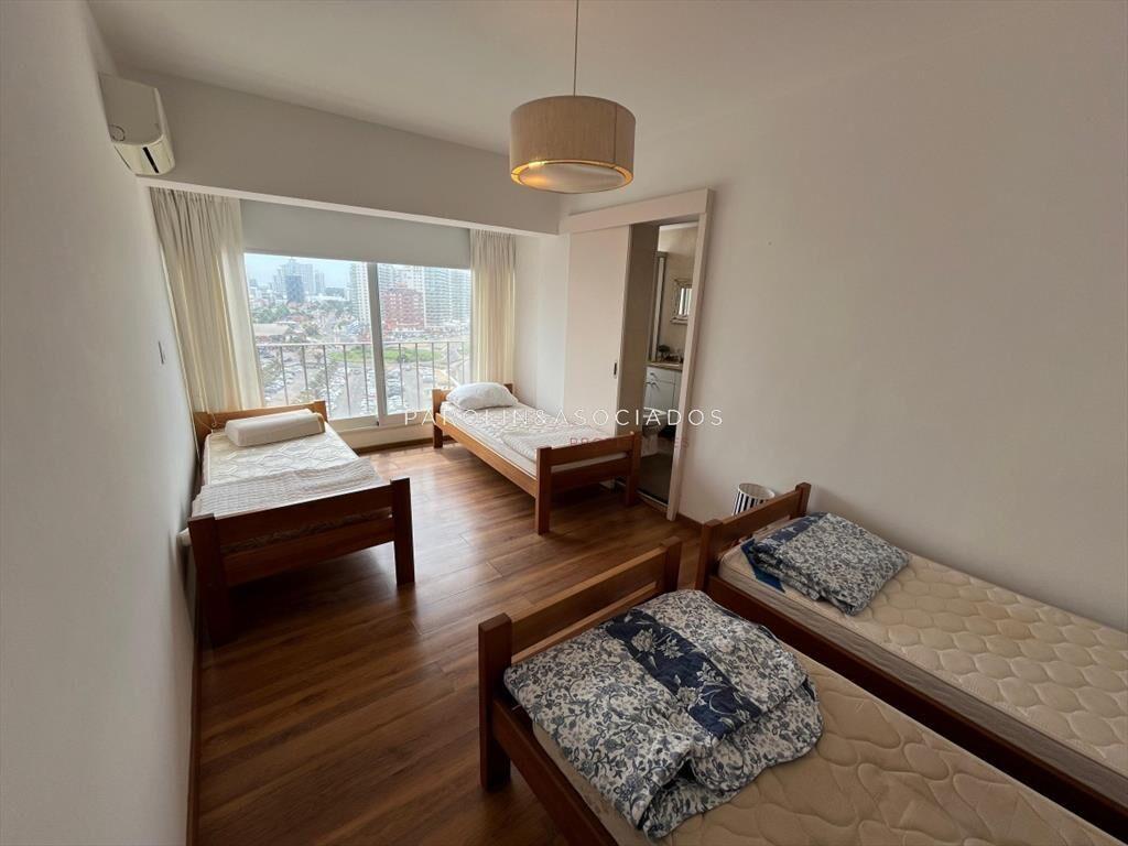 Apartamento En Venta, Playa Brava.