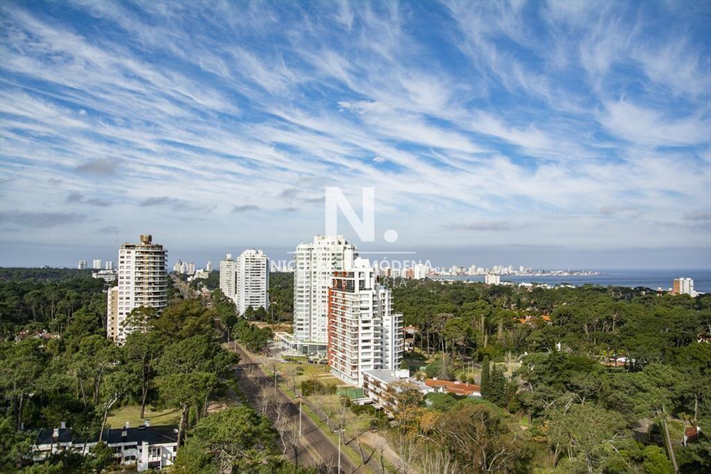 Departamento en venta de 3 dormitorios con vista