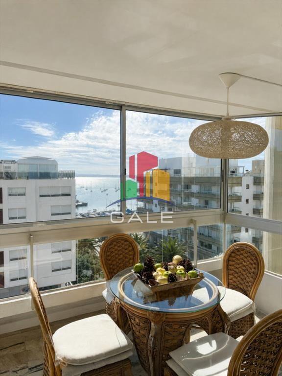 Vende Apartamento en Península - Punta del Este de 3 dormi