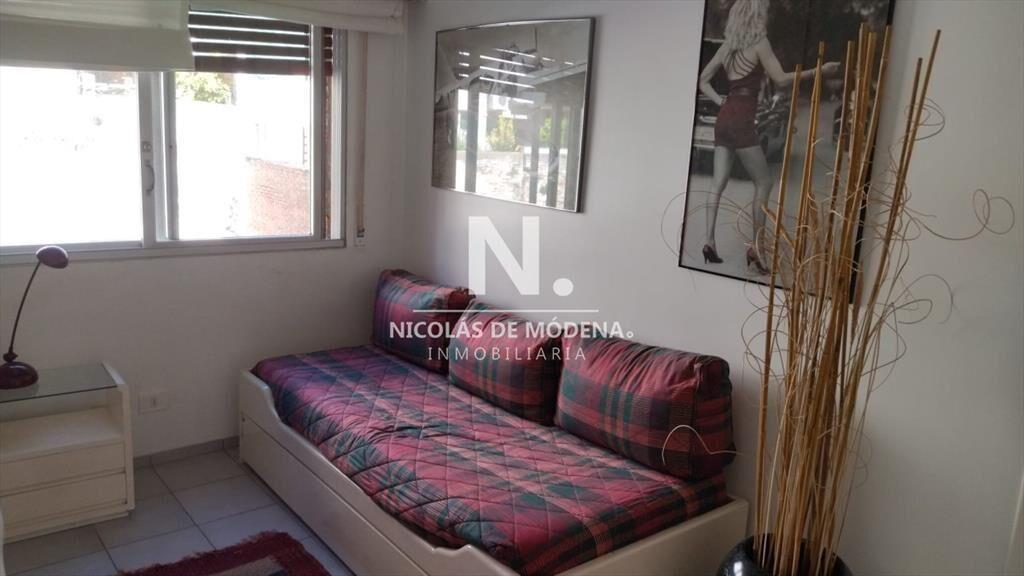 OPORTUNIDAD. VENDE APARTAMENTO FRENTE AL MAR CON