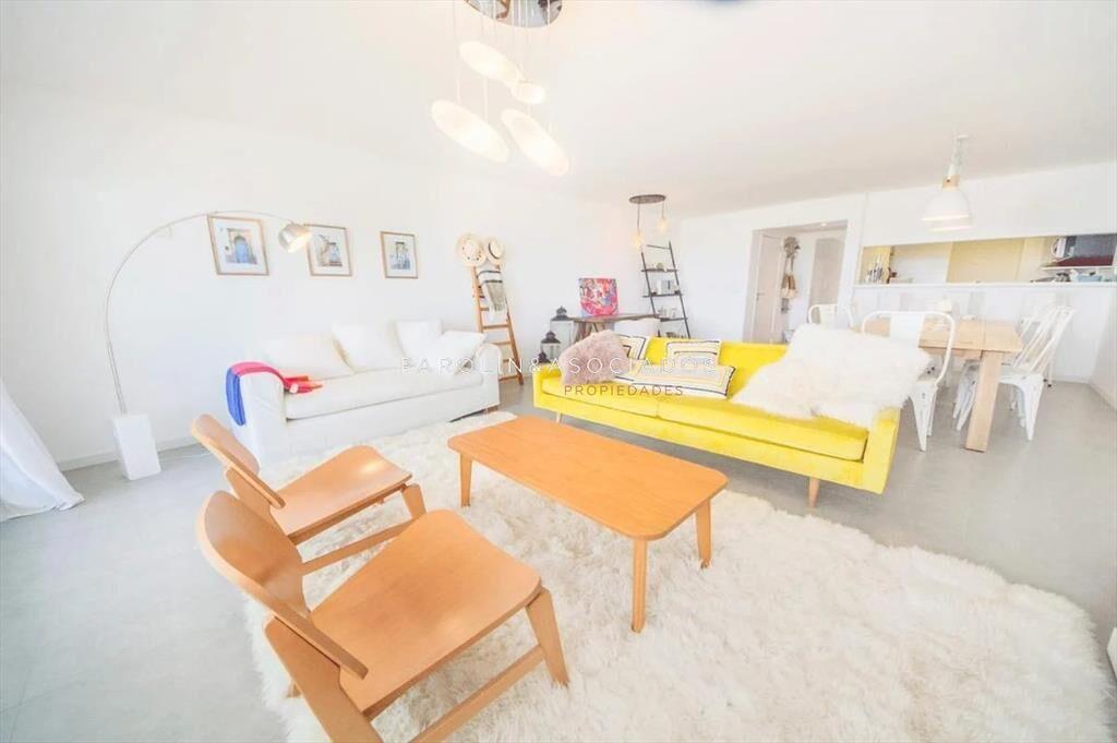 Apartamento de 3 dormitorios en venta en complejo