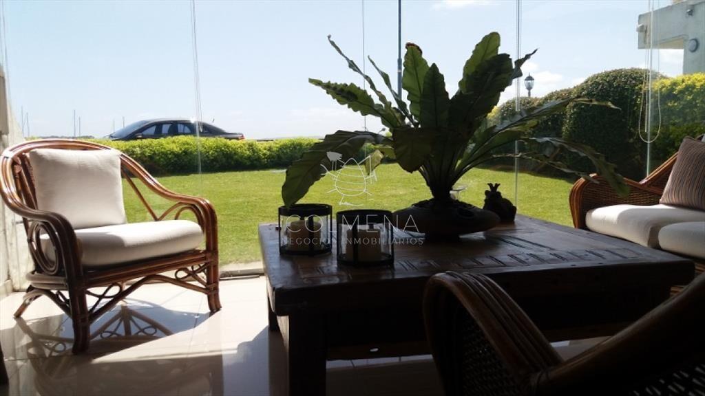 Apartamento en muy buena ubicacion, de 3 dor, 3
