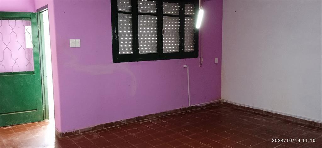 Dos casas alquiladas en venta a una cuadra de Av. Garzón.
