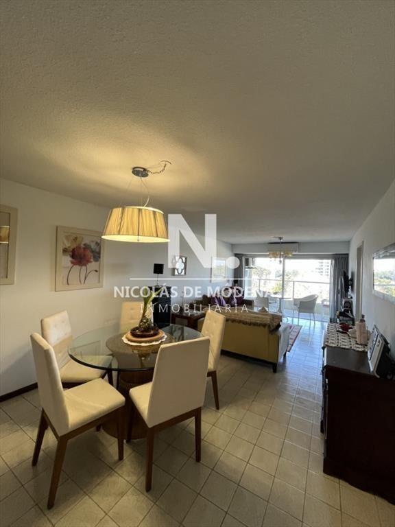 Departamento de 2 dormitorios en venta en Punta R