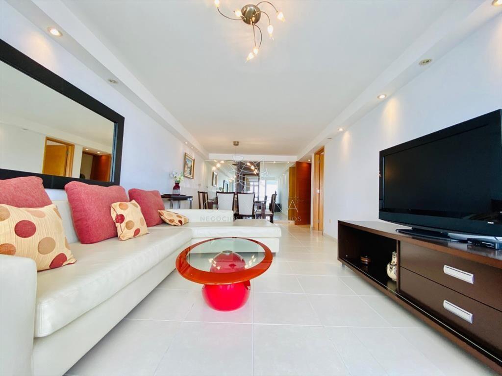 Apartamento en Mansa, 2 dormitorios - con excelente vista -