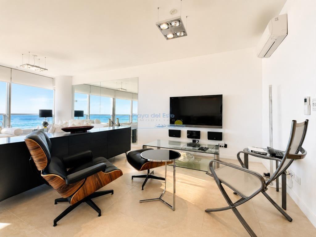 Venta y alquiler de departamento esquinero de 3