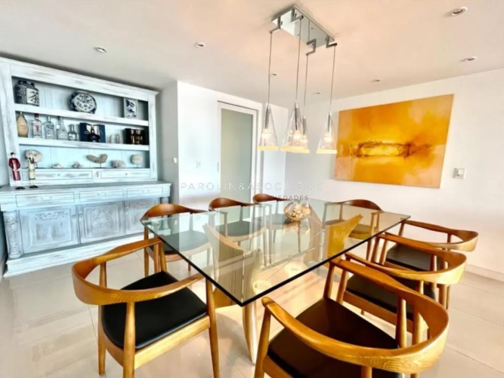 Exclusivo Penthouse en venta con piscina privada en Terraza