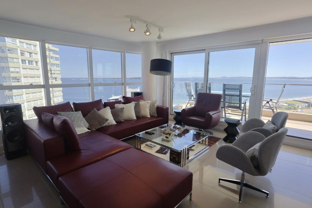 VENTA APARTAMENTO 3 DORMITORIOS + DEPENDENCIA