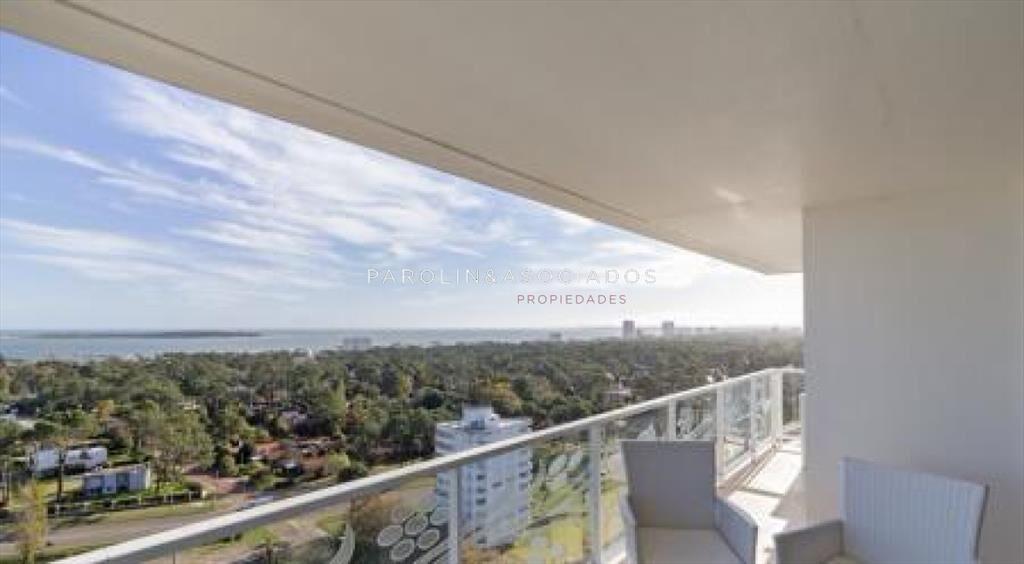 Hermoso apartamento en venta en piso alto en Yoo,