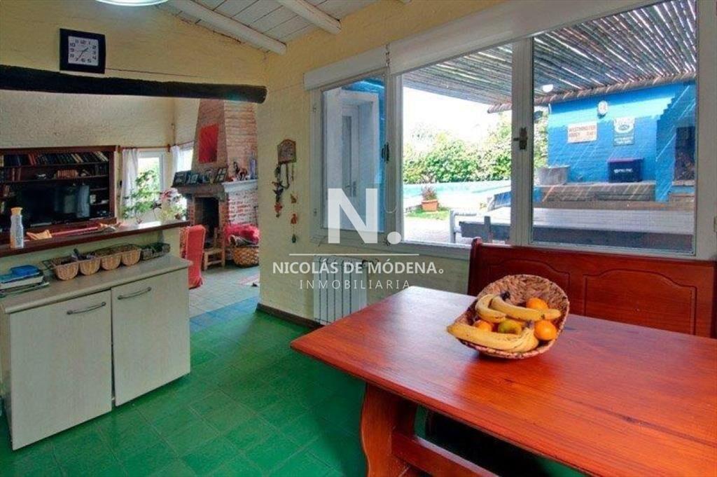 Vende casa de 3 dormitorios en La Barra.