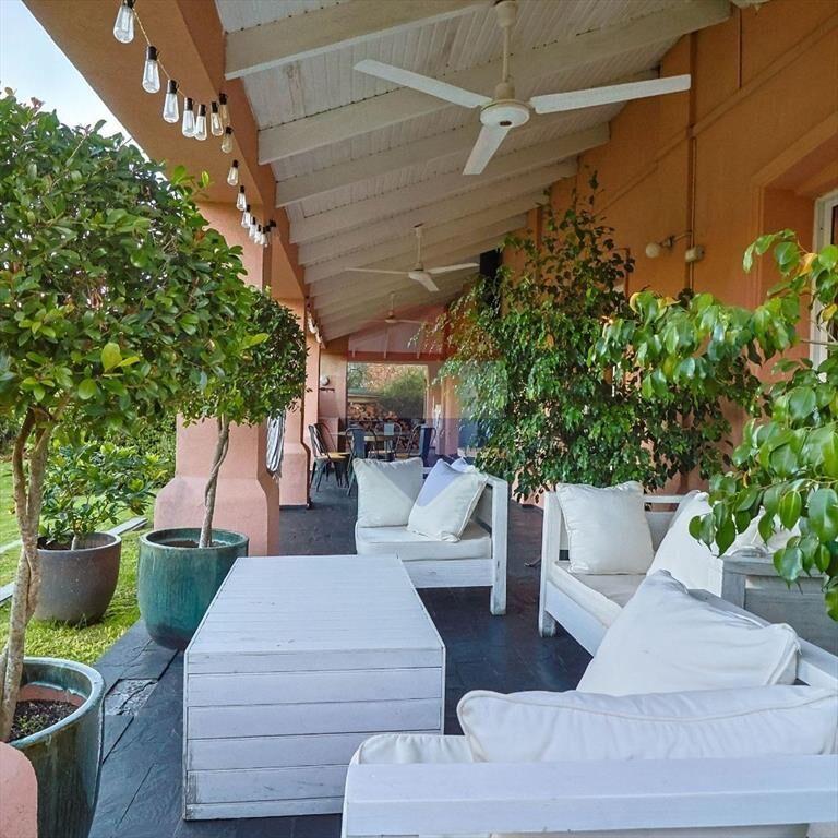 VENTA CASA LOMAS DE LA TAHONA 3 DORM SERV Y ESCRI