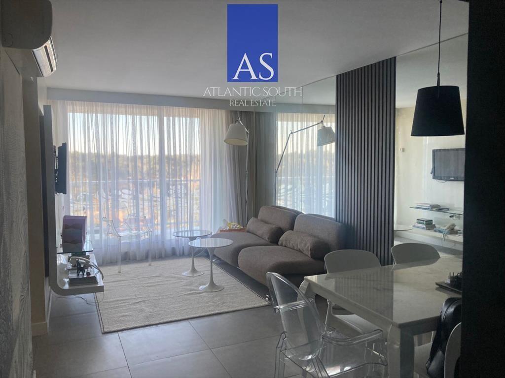 Apartamento en torre reconocida piso alto 2 y del