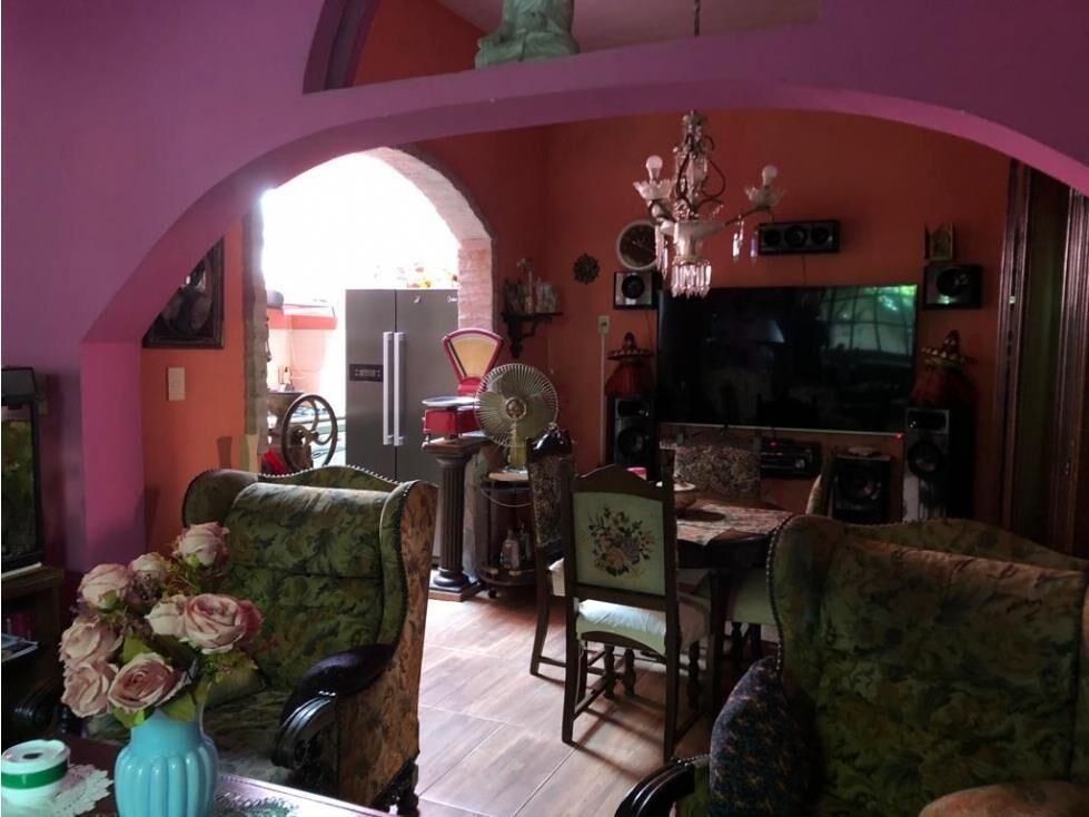 AL485/3 Venta Casa 3 Dorm, Perez Castellanos cochera/parrill