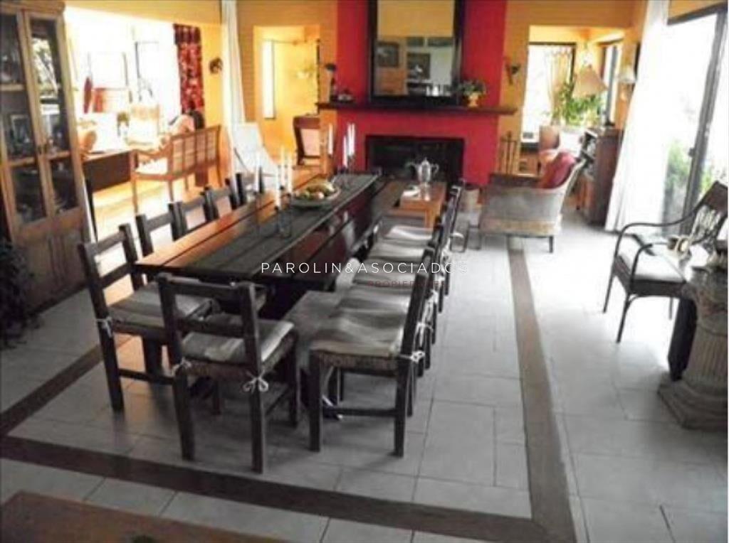 Venta de casa de 6 dormitorios en zona exclusiva de Punta d