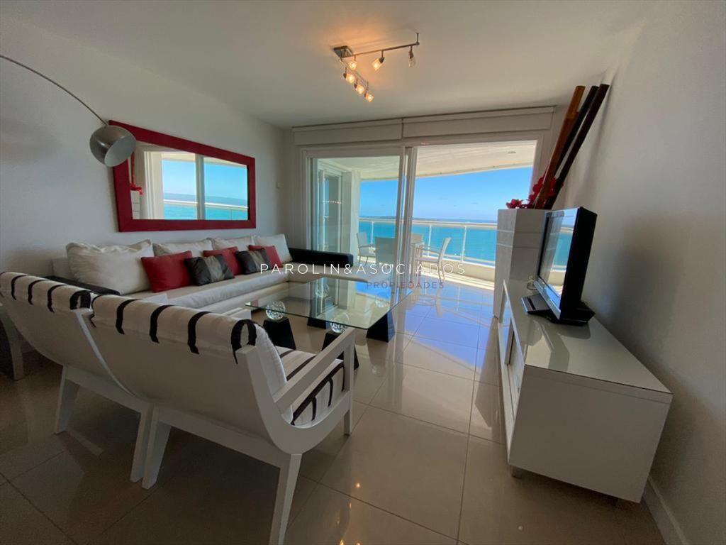 Hermoso apartamento en venta en piso alto en del