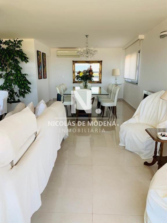 Apartamento en primera linea, 5 dormitorios en
