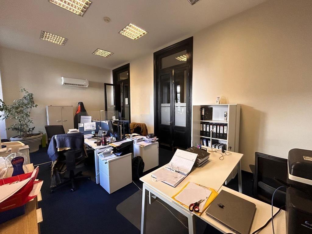 Oficina, Sarandi y Bartolomé Mitre, 400 m2, pronta para ent