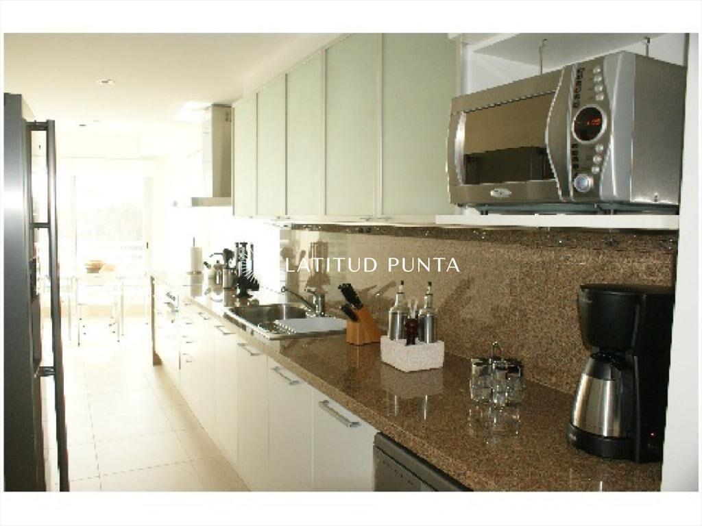 Apartamento en Le Parc, 3 suites más dependencia