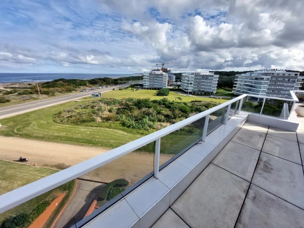 VENTA APARTAMENTO 6 DORMITORIOS - AGUAS AZULES