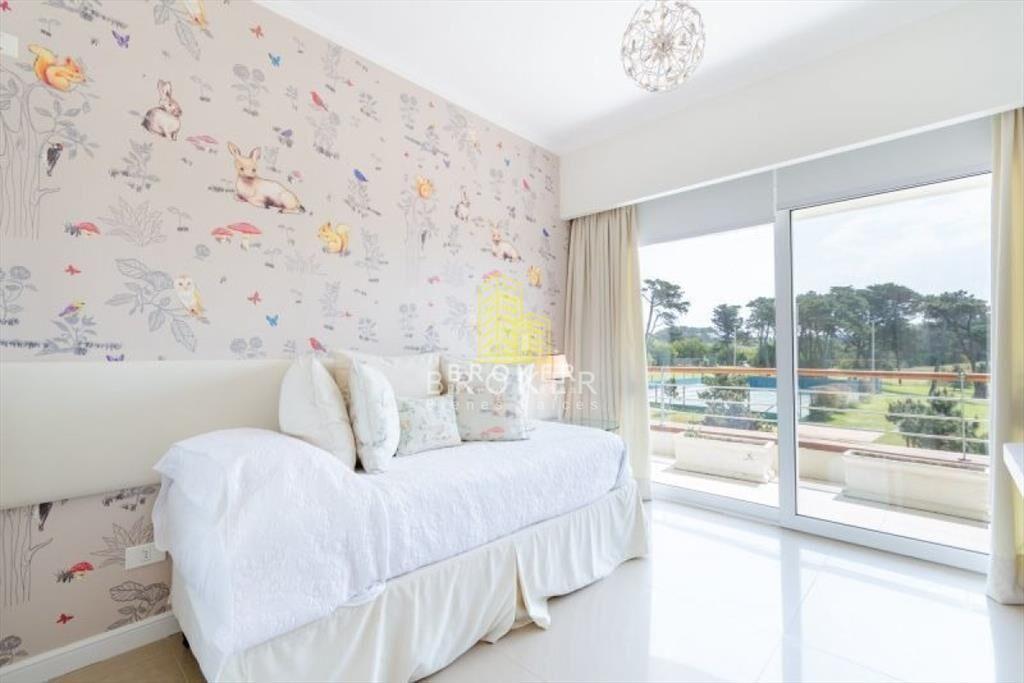 Venta Apartamento 4 dormitorios Playa Mansa Punta