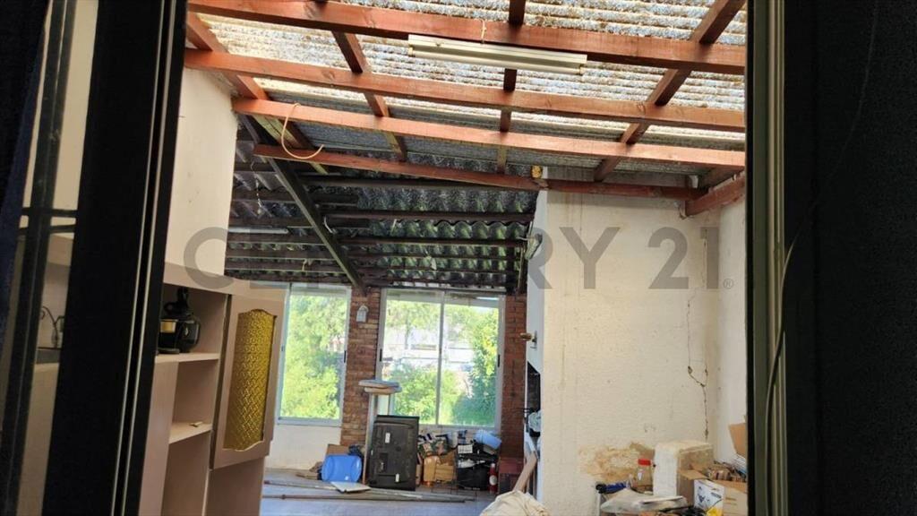 Venta de gran casa en el Cerro de Montevideo a 1 cuadra d...