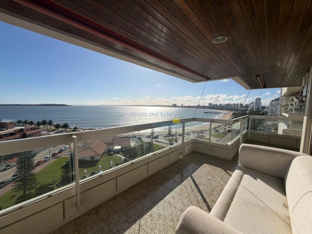 Apartamento de 3 dormitorios en alquiler anual e