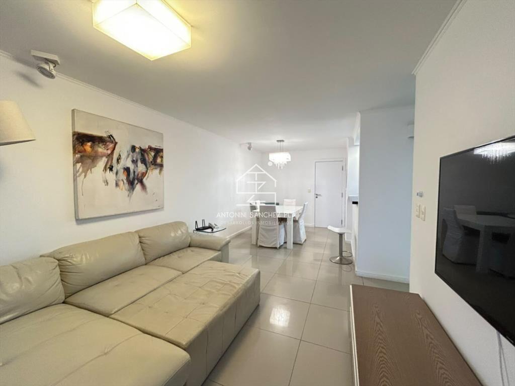 Alquiler apartamento dos dormitorios Punta del