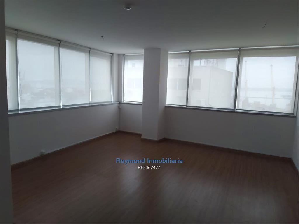 Excelente oficina de 46m2 con garage en Ciudad Vieja