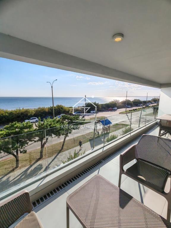 Venta apartamento tres dormitorios Punta del este