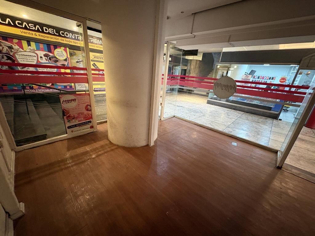 Alquiler - Local Comercial en Galería Lapido, Centro - 18 de