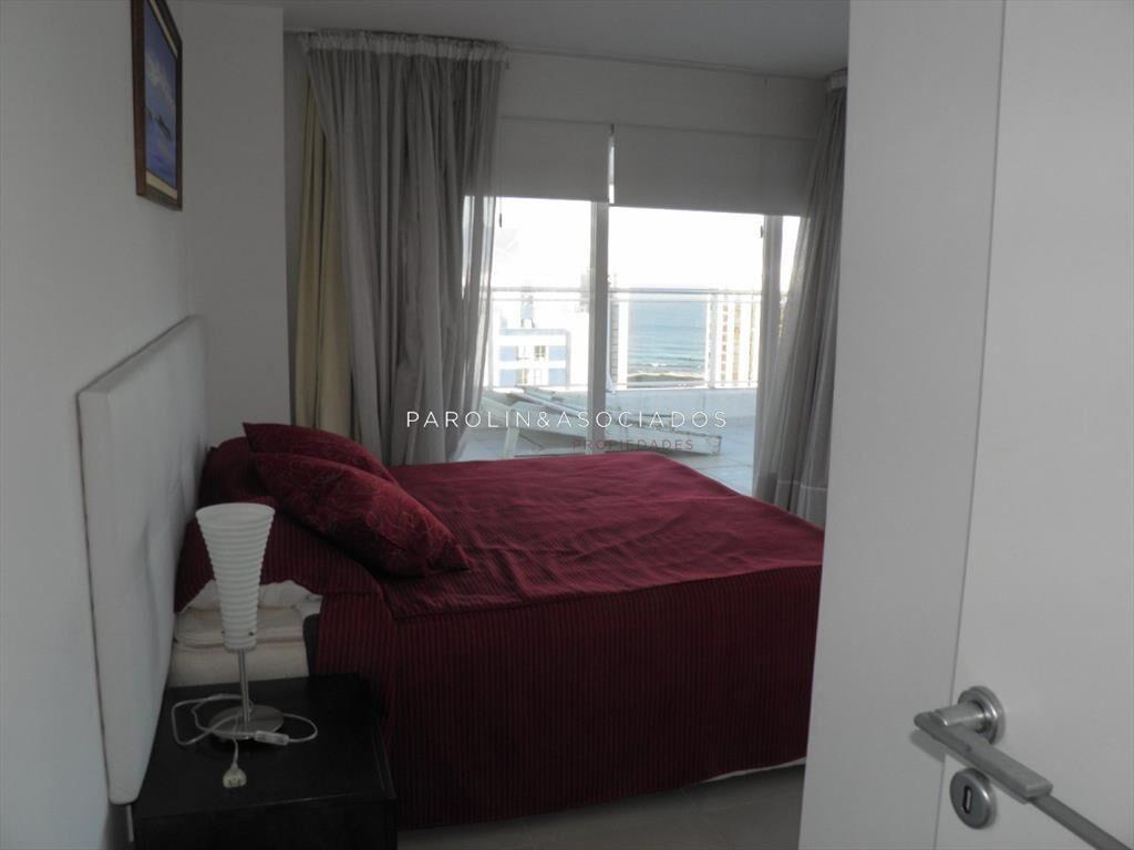 Pent House en venta en torre Manhattan, Punta del Este.